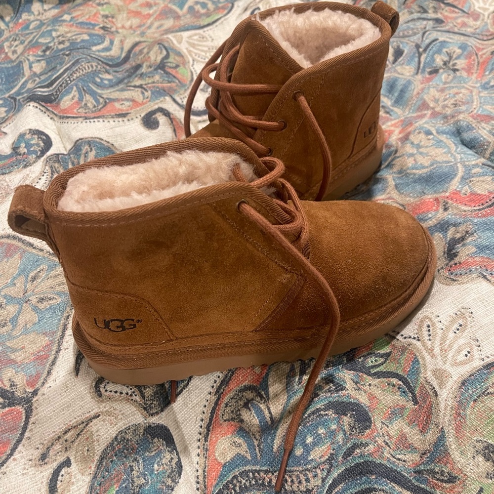 Kids size 1. Worn 1 time before sizing up. Like new  condition